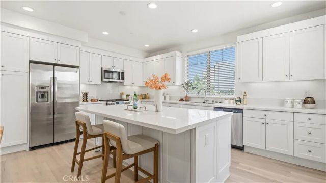 111 Episode, Irvine, CA 92618