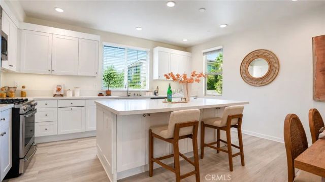 111 Episode, Irvine, CA 92618