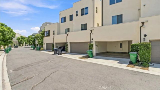 111 Episode, Irvine, CA 92618