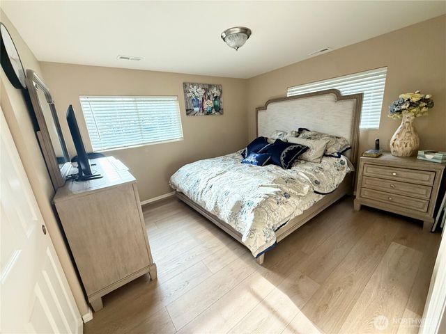 11049 18th Avenue SW, Seattle, WA 98146