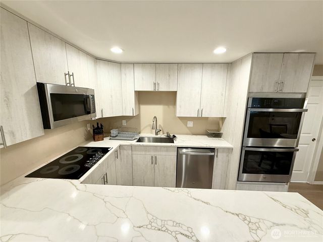 11049 18th Avenue SW, Seattle, WA 98146