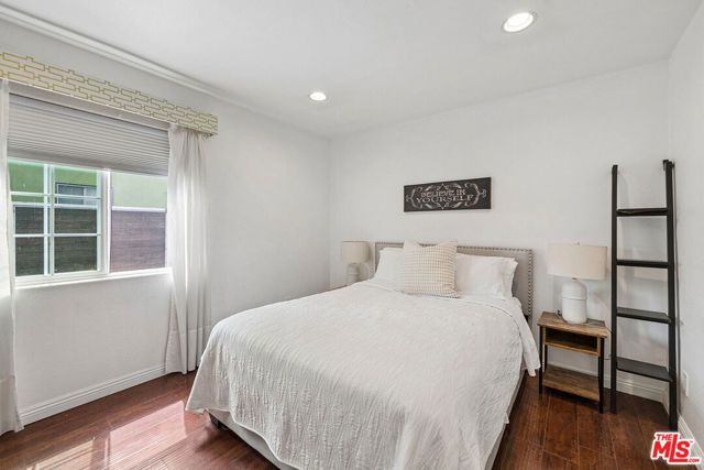 3707 Exposition Boulevard, Los Angeles, CA 90016