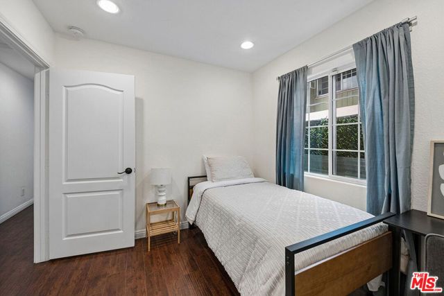 3707 Exposition Boulevard, Los Angeles, CA 90016
