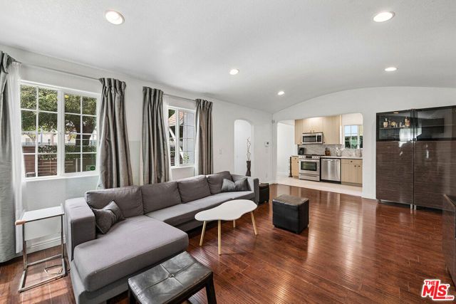3707 Exposition Boulevard, Los Angeles, CA 90016