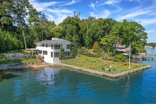 31 Bluff Avenue, Norwalk, CT 06853
