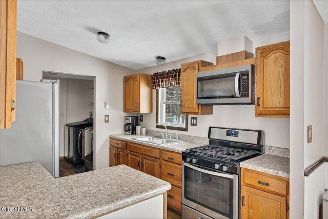 32 Pinewood Road, Queensbury, NY 12804