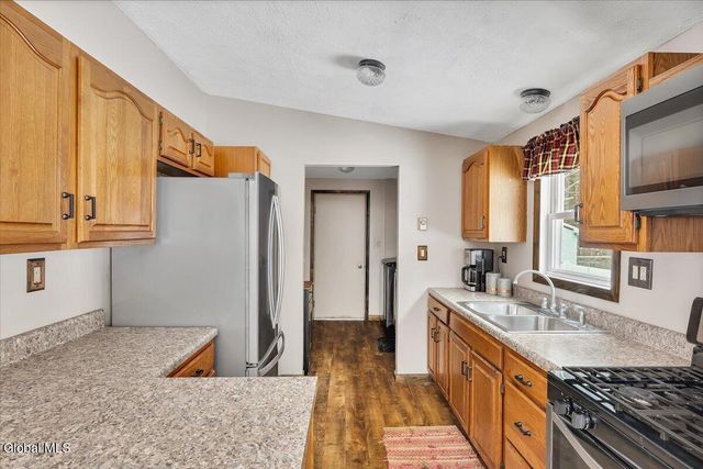 32 Pinewood Road, Queensbury, NY 12804