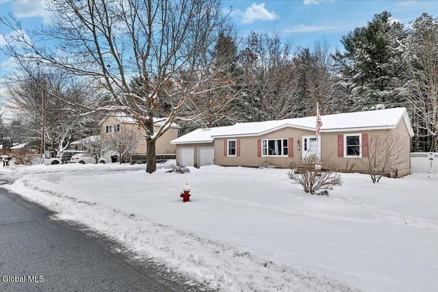 32 Pinewood Road, Queensbury, NY 12804