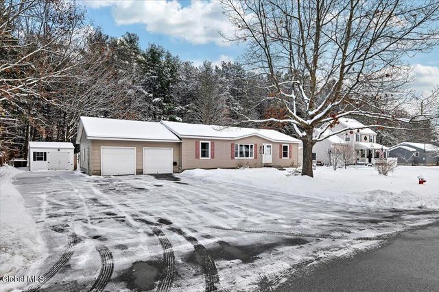 32 Pinewood Road, Queensbury, NY 12804