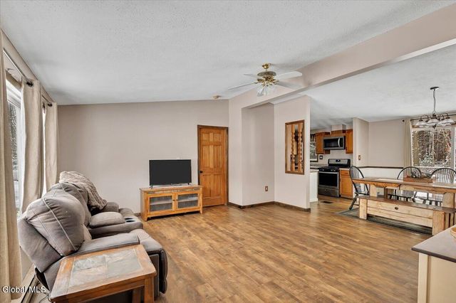 32 Pinewood Road, Queensbury, NY 12804