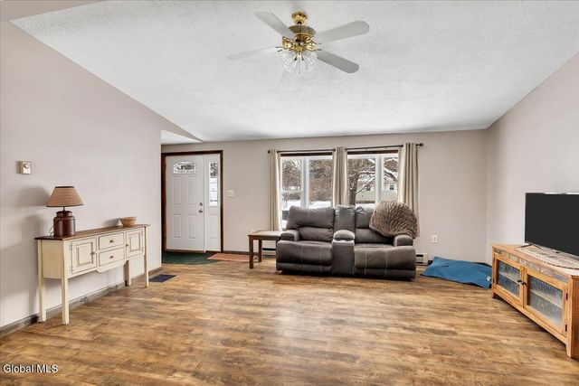 32 Pinewood Road, Queensbury, NY 12804