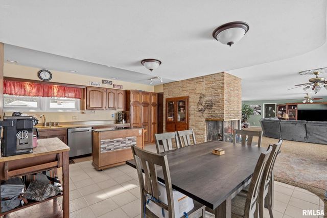 3309 33rd Avenue, Rock Island, IL 61201