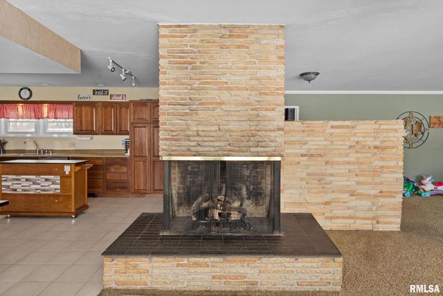 3309 33rd Avenue, Rock Island, IL 61201