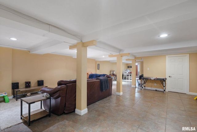 3309 33rd Avenue, Rock Island, IL 61201