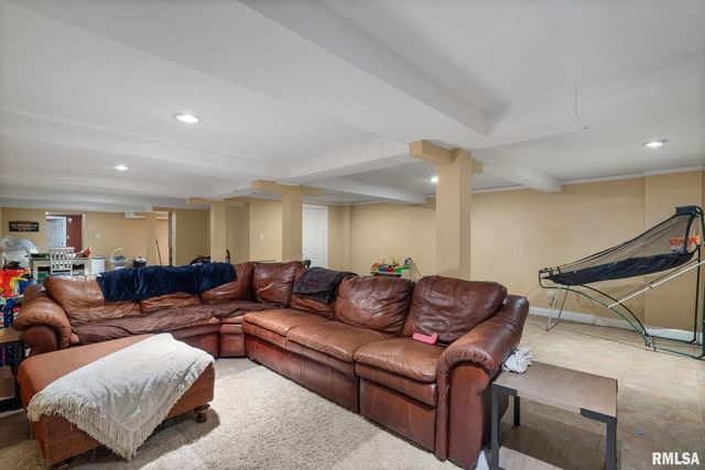 3309 33rd Avenue, Rock Island, IL 61201