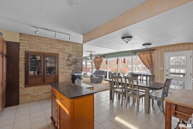 3309 33rd Avenue, Rock Island, IL 61201