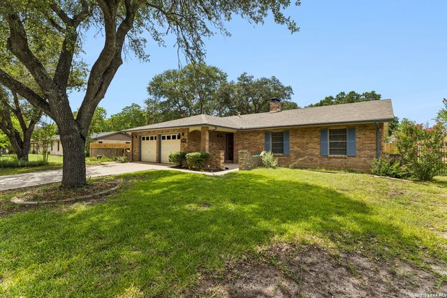 1640 WILLOW LN, Seguin, TX 78155