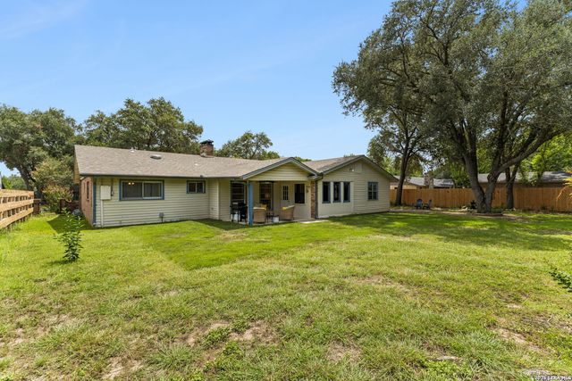 1640 WILLOW LN, Seguin, TX 78155