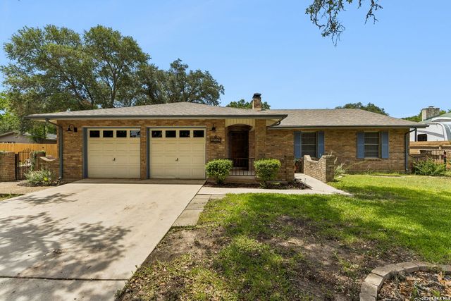 1640 WILLOW LN, Seguin, TX 78155