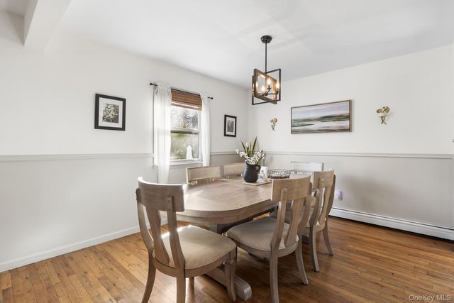 24 Parkside Avenue, Miller Place, NY 11764