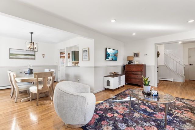 24 Parkside Avenue, Miller Place, NY 11764