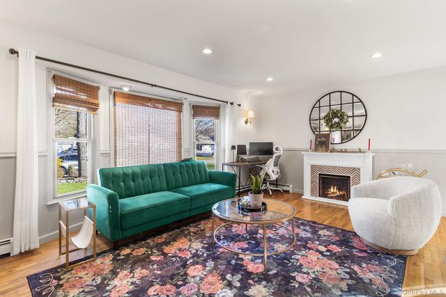 24 Parkside Avenue, Miller Place, NY 11764