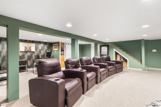 24 Parkside Avenue, Miller Place, NY 11764