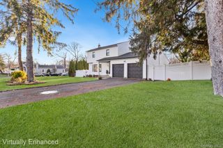 24 Parkside Avenue, Miller Place, NY 11764