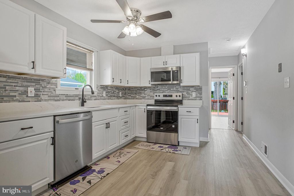 Image 3 of property listing at 312 SW PERSHING AVE, Glen Burnie, MD 21061