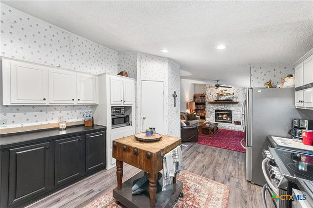 690 Cherry Ridge, Floresville, TX 78114