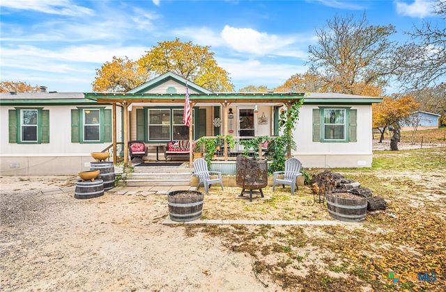 690 Cherry Ridge, Floresville, TX 78114