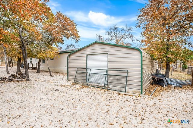 690 Cherry Ridge, Floresville, TX 78114