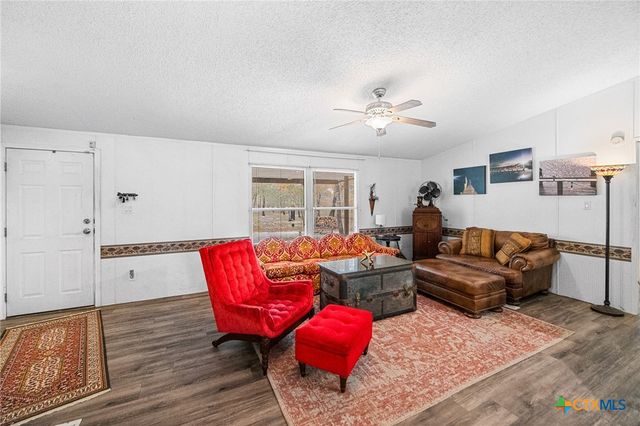 690 Cherry Ridge, Floresville, TX 78114