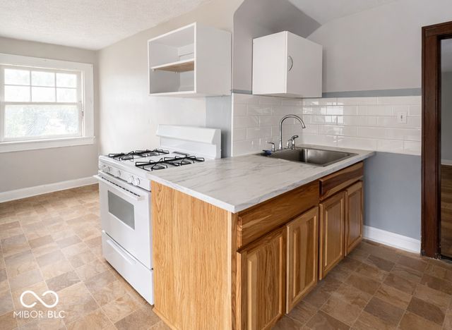 725 Woodruff Place Middle Drive, Indianapolis, IN 46201