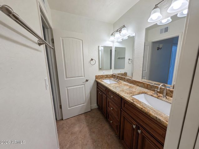 7118 E BUENA TERRA Way, Paradise Valley, AZ 85253