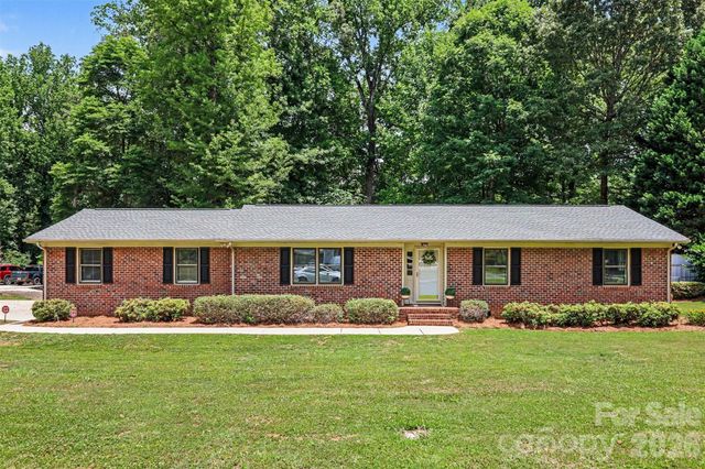 9409 Wedgewood Drive, Huntersville, NC 28078