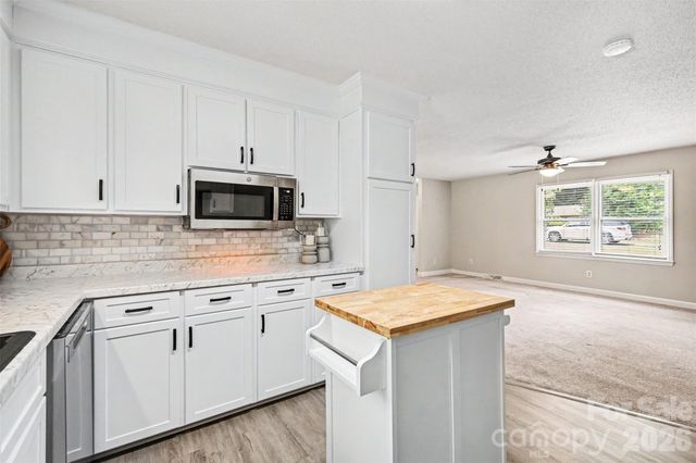 9409 Wedgewood Drive, Huntersville, NC 28078
