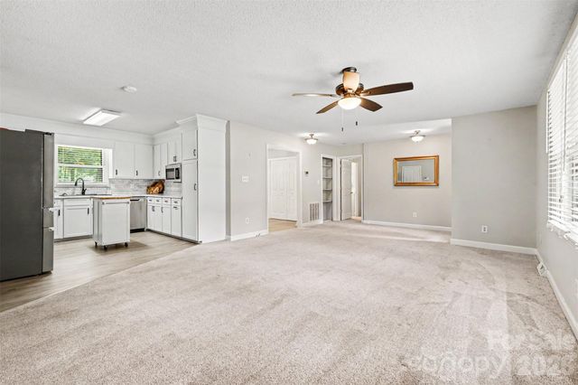 9409 Wedgewood Drive, Huntersville, NC 28078