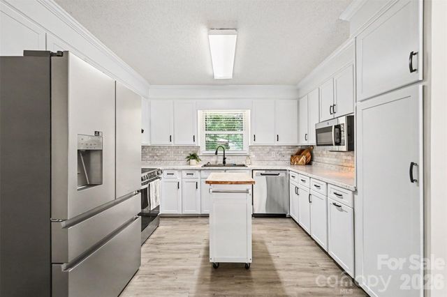 9409 Wedgewood Drive, Huntersville, NC 28078