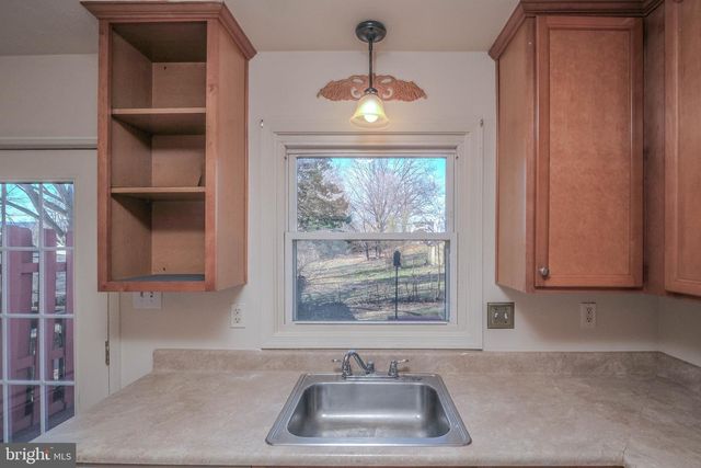 1330 MONROE AVE, Front Royal, VA 22630