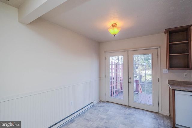 1330 MONROE AVE, Front Royal, VA 22630