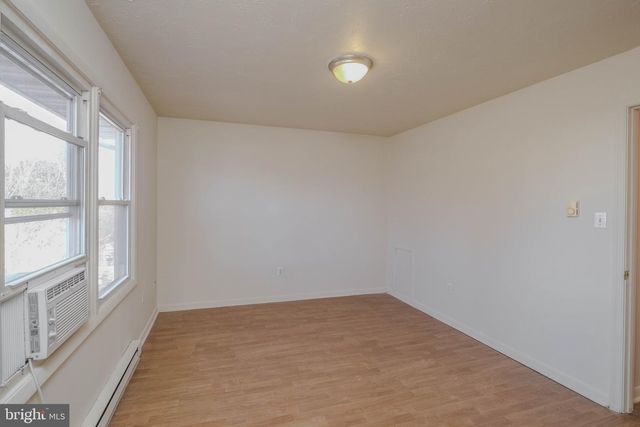 1330 MONROE AVE, Front Royal, VA 22630