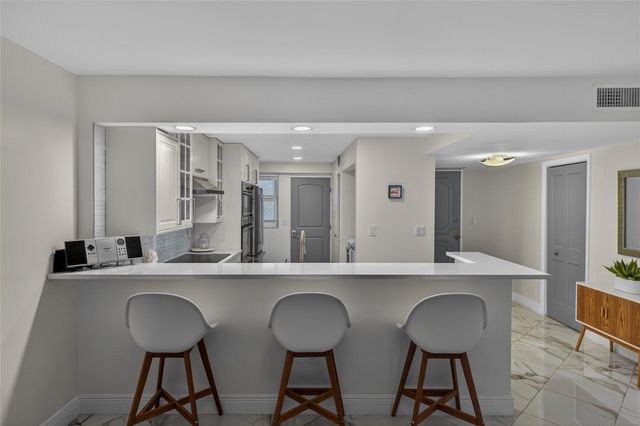 4100 Galt Ocean 606, Fort Lauderdale, FL 33308