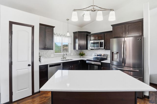 6768 CAMBRIDGE CT, Summerset, SD 57718