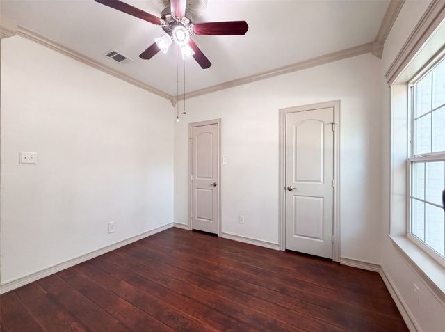 6315 Meadow Glen Drive, Arlington, TX 76018