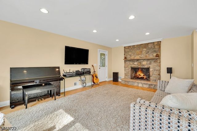 64 Dogwood Ter, Long Hill Twp., NJ 07946
