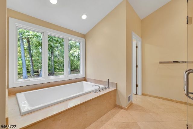 64 Dogwood Ter, Long Hill Twp., NJ 07946