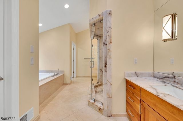 64 Dogwood Ter, Long Hill Twp., NJ 07946