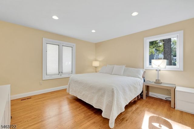 64 Dogwood Ter, Long Hill Twp., NJ 07946