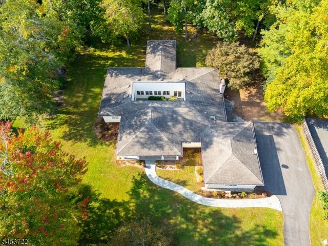 64 Dogwood Ter, Long Hill Twp., NJ 07946